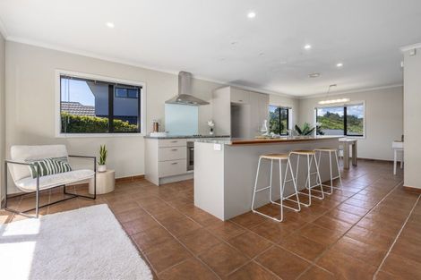 Photo of property in 6 Aotea Drive, Aotea, Porirua, 5024