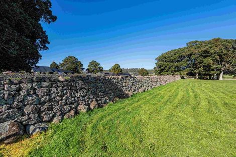 Photo of property in 35 Stoney Hill Road, Te Kamo, 0185