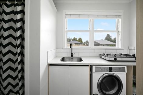 Photo of property in 10 Bremridge Place, Melville, Hamilton, 3206