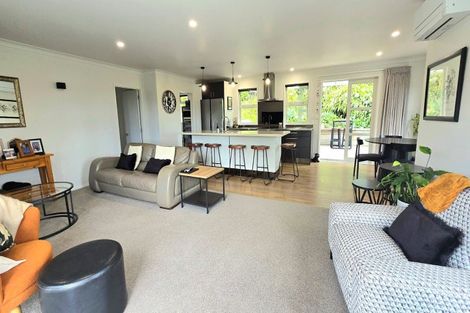 Photo of property in Cotswold Cottage B & B, 46 Maramarahi Road, Thames, 3578