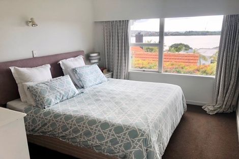 Photo of property in 1/29 Pupuke Road, Takapuna, Auckland, 0622