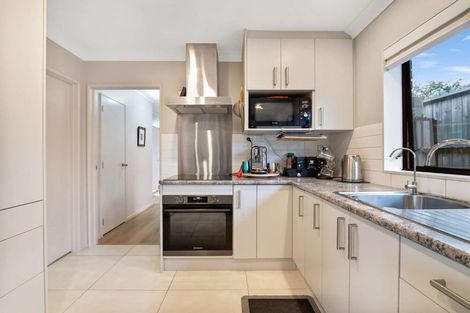 Photo of property in 42 Bodi Place, Te Atatu South, Auckland, 0610