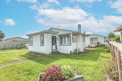 Photo of property in 10 Cornfoot Street, Castlecliff, Whanganui, 4501