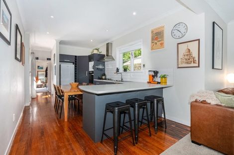 Photo of property in 544 Broadway, Strathmore Park, Wellington, 6022