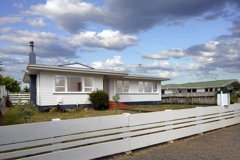 Photo of property in 16 Esmeralda Avenue, Avondale, Auckland, 1026