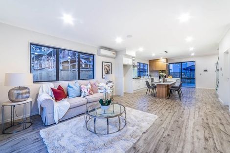 Photo of property in 11 Thomas Rielly Avenue, Hobsonville, Auckland, 0616