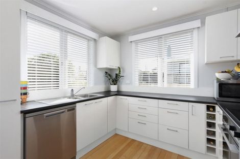 Photo of property in 24 Sylvan Crescent, Te Atatu South, Auckland, 0610