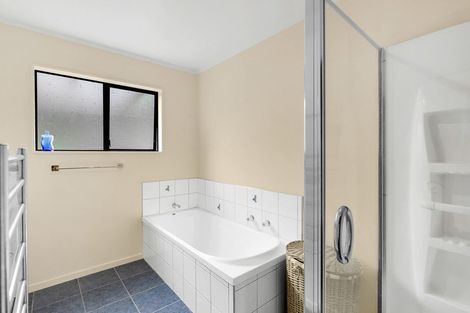 Photo of property in 10 Napier Grove, Waikanae Beach, Waikanae, 5036