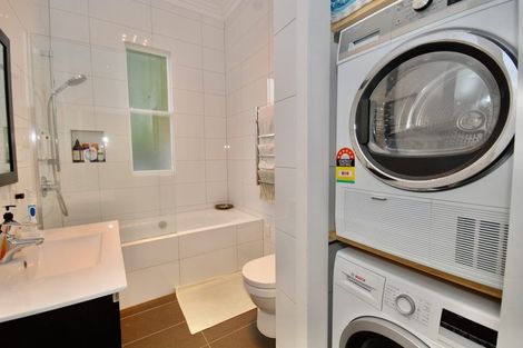 Photo of property in 1/20 Sulphur Beach Road, Northcote Point, Auckland, 0627