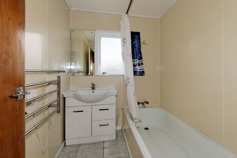 Photo of property in 16 Esmeralda Avenue, Avondale, Auckland, 1026