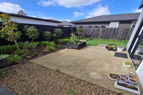 Photo of property in 97 Schoolside Road, Kumeu, 0810