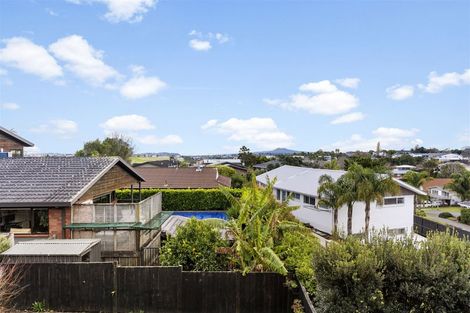 Photo of property in 1/3a Charles Dickens Drive, Mellons Bay, Auckland, 2014