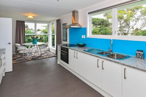 Photo of property in 102 Tennessee Avenue, Mangere East, Auckland, 2024