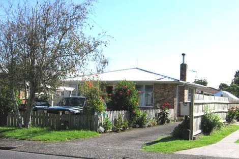Photo of property in 7 Durham Street, Te Atatu Peninsula, Auckland, 0610