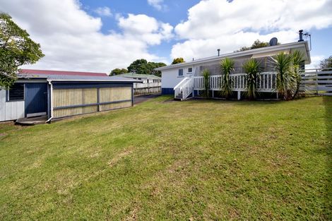 Photo of property in 16 Esmeralda Avenue, Avondale, Auckland, 1026