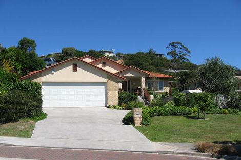 Photo of property in 7 Phoebe Meikle Place, Torbay, Auckland, 0630