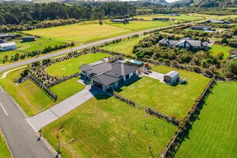 Photo of property in 1 Ribbonwood Lane, Kinloch, Taupo, 3377