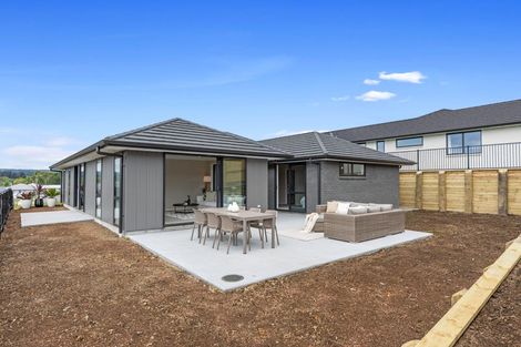 Photo of property in 11 Flounder Drive, Omokoroa, 3114