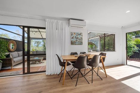 Photo of property in 51 Makiri Street, Helensville, 0800