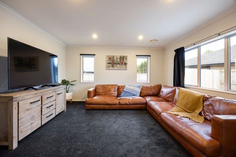 Photo of property in 5 Allgood Place, Rototuna North, Hamilton, 3210