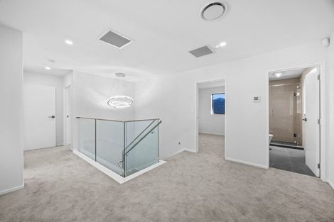 Photo of property in 61b Totaravale Drive, Totara Vale, Auckland, 0629