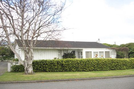 Photo of property in 2 Fincham Road, Raumati Beach, Paraparaumu, 5032