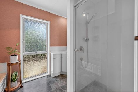 Photo of property in 1 Colonial Place, Kelvin Grove, Palmerston North, 4414