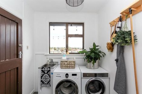 Photo of property in 65 Tarahua Road, Welbourn, New Plymouth, 4310