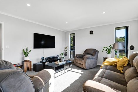 Photo of property in 25 Fernbrook Drive, Hurworth, New Plymouth, 4310