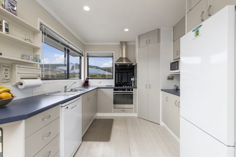 Photo of property in 14 Lakemere Way, Kinloch, Taupo, 3377