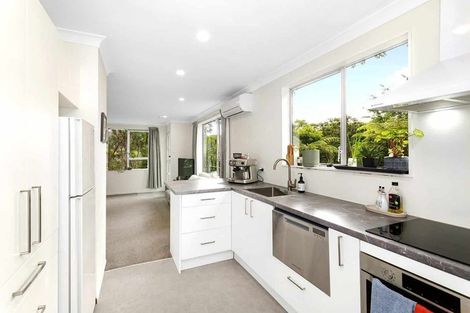 Photo of property in 2/15a Glen Road, Stokes Valley, Lower Hutt, 5019