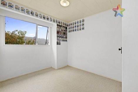 Photo of property in 8c Montgomery Crescent, Clouston Park, Upper Hutt, 5018