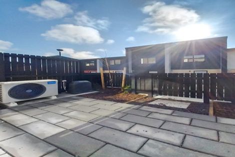 Photo of property in 10/476 West Coast Road, Glen Eden, Auckland, 0602