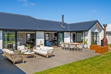 Photo of property in 28 Whitehall Drive, Springlands, Blenheim, 7201