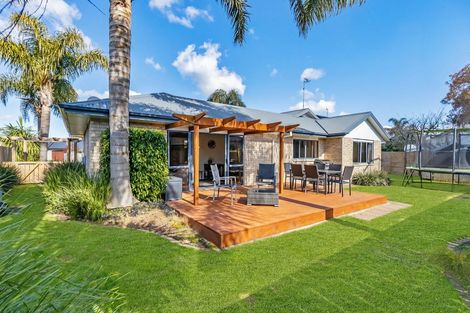 Photo of property in 6 Merivale Court, Rototuna, Hamilton, 3210