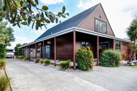 Photo of property in 32 Queen Street, Riverhead, 0820