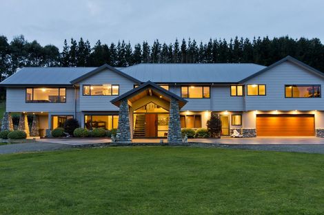 Photo of property in 99 Valley Views, Fitzherbert, Palmerston North, 4472