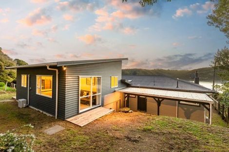 Photo of property in 32 Papakowhai Road, Papakowhai, Porirua, 5024