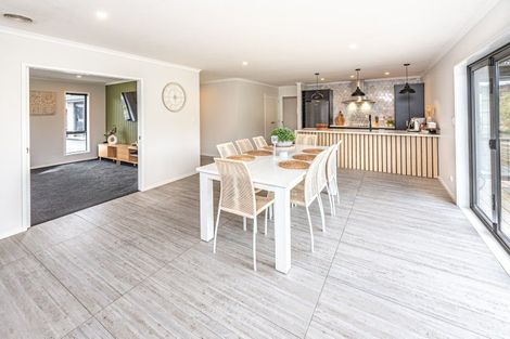 Photo of property in 13 Magnolia Crescent, Tawhero, Whanganui, 4501