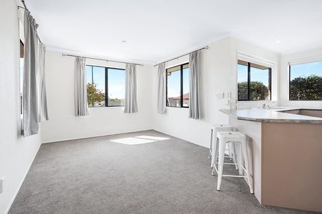 Photo of property in 18 Everton Place, Grandview Heights, Hamilton, 3200