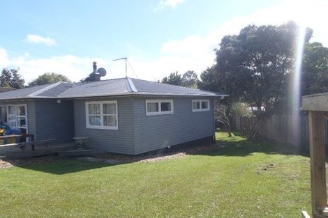 Photo of property in 4 Cajero Place, Green Bay, Auckland, 0604