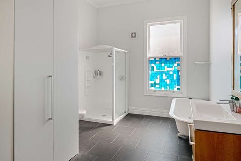 Photo of property in 11 Hurworth Place, College Estate, Whanganui, 4500