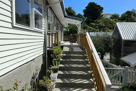Photo of property in 78 Churton Drive, Churton Park, Wellington, 6037
