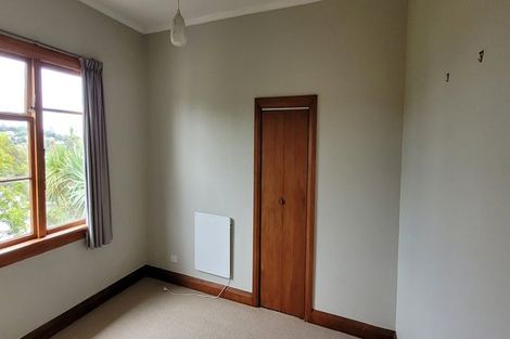 Photo of property in 32 Victoria Road, New Plymouth, 4310