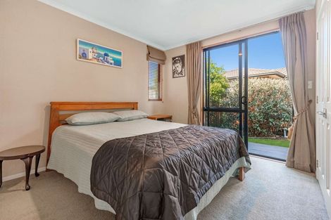 Photo of property in 8 Piha Close, Papamoa Beach, Papamoa, 3118