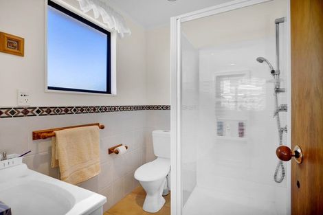 Photo of property in 15 Rod Syme Place, Hawera, 4610