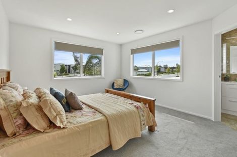 Photo of property in 18 Edgewater Drive, Karaka, Papakura, 2113