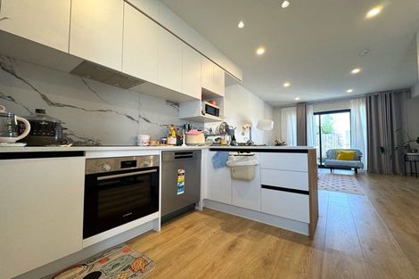 Photo of property in 12d Shamrock Lane, Te Atatu Peninsula, Auckland, 0610