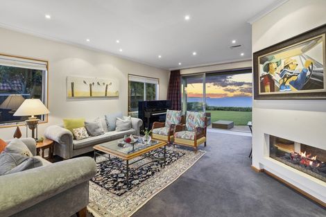Photo of property in 24 Cliff Road, Torbay, Auckland, 0630