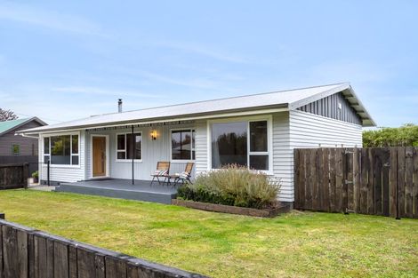 Photo of property in 14 Mahupuku Street, Greytown, 5712